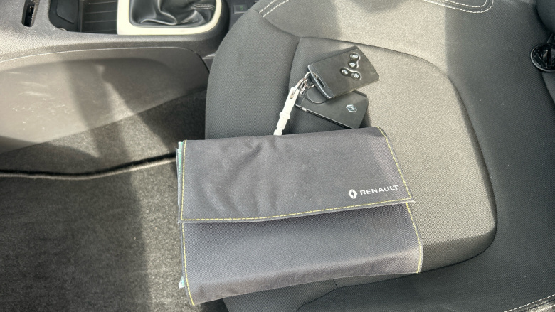 Renault Captur 0.9 TCE 90 Play 5dr Petrol Hatchback